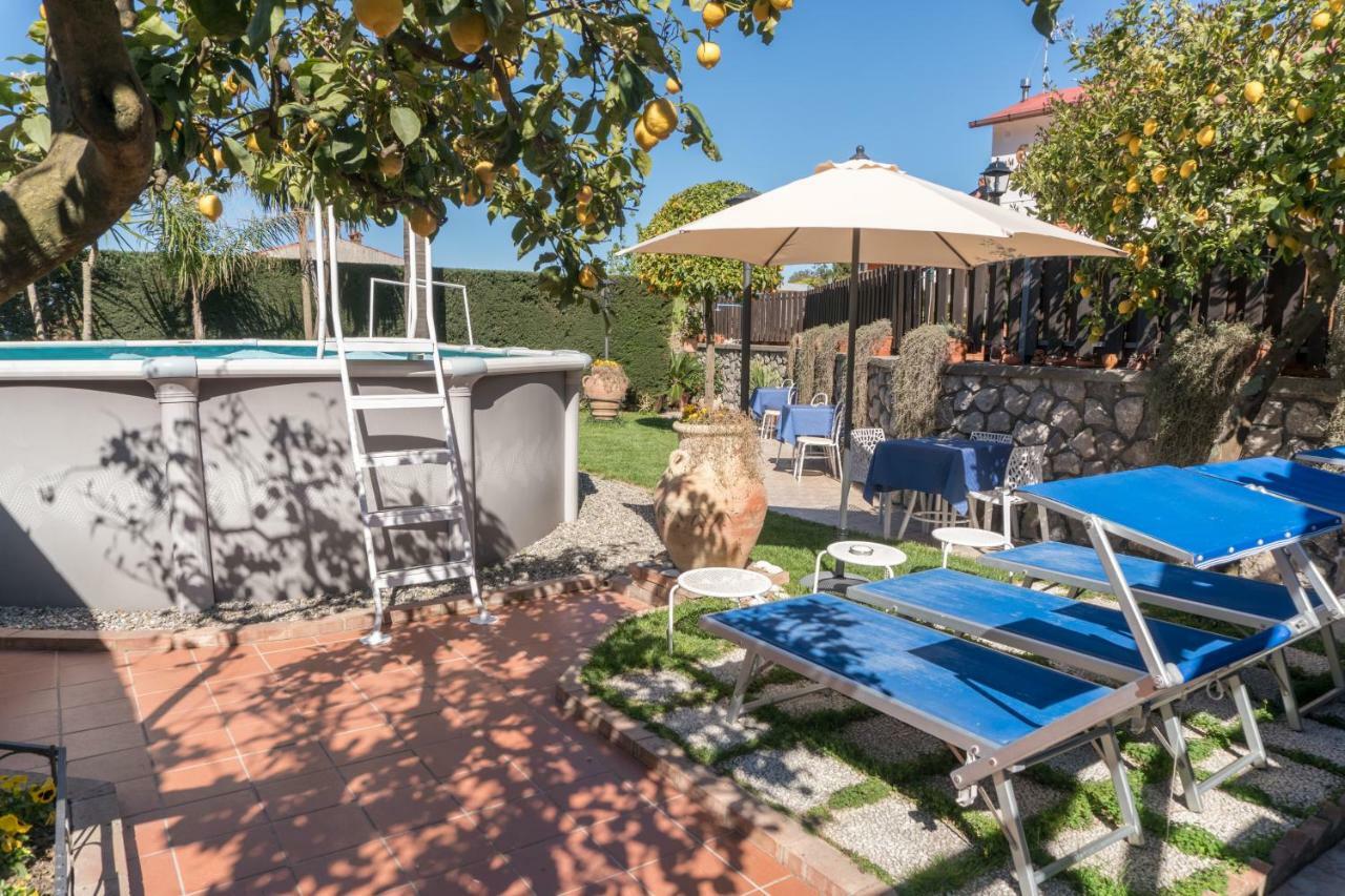 فيلا The Garden On Capri ماسّا لوبْرينسِ المظهر الخارجي الصورة