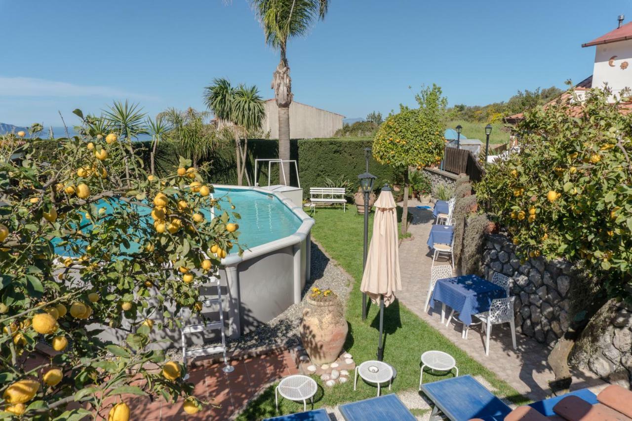 فيلا The Garden On Capri ماسّا لوبْرينسِ المظهر الخارجي الصورة
